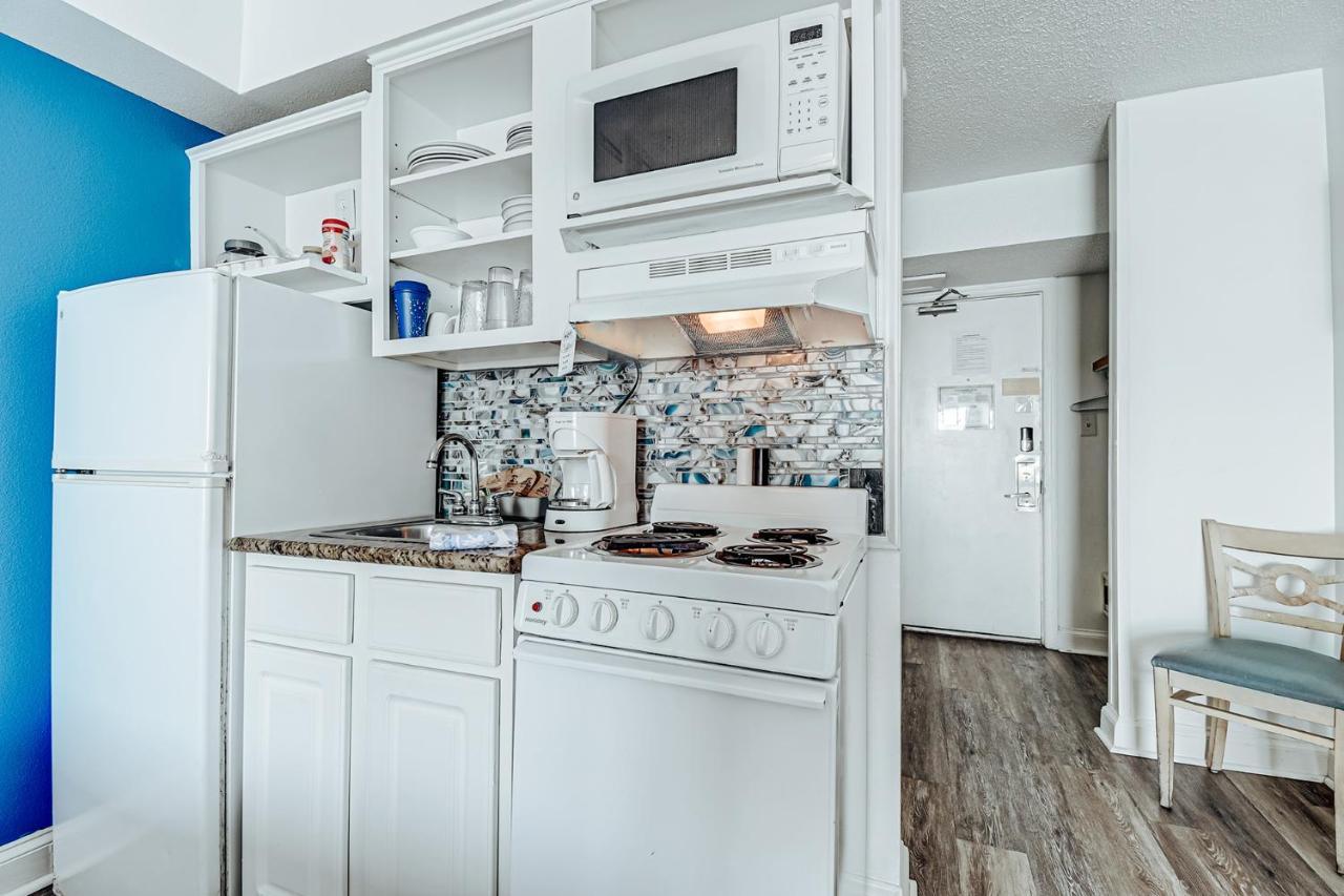 Ocean Front Comfy Condo W/Kitchen, Sleeps 4, Snowbird Paradise Миртъл Бийч Екстериор снимка