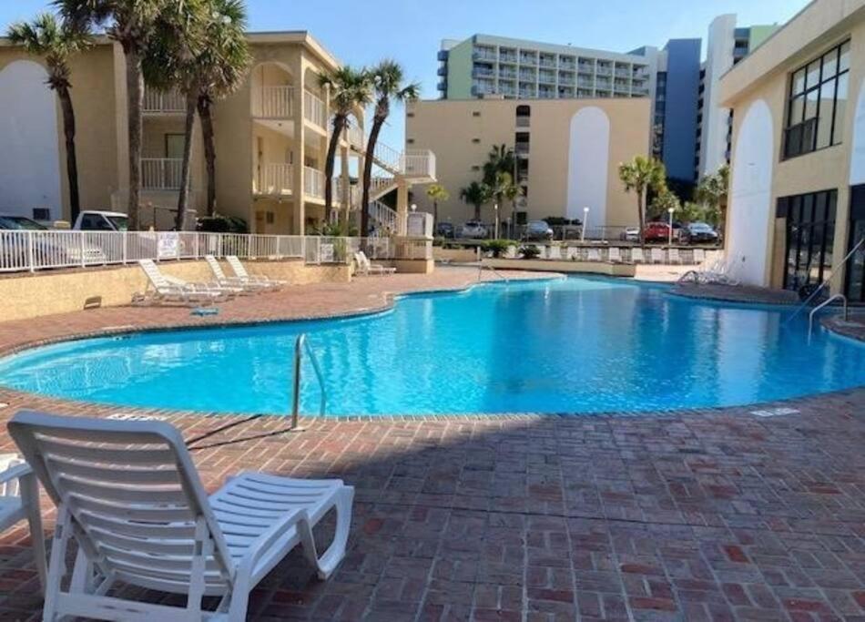 Ocean Front Comfy Condo W/Kitchen, Sleeps 4, Snowbird Paradise Миртъл Бийч Екстериор снимка